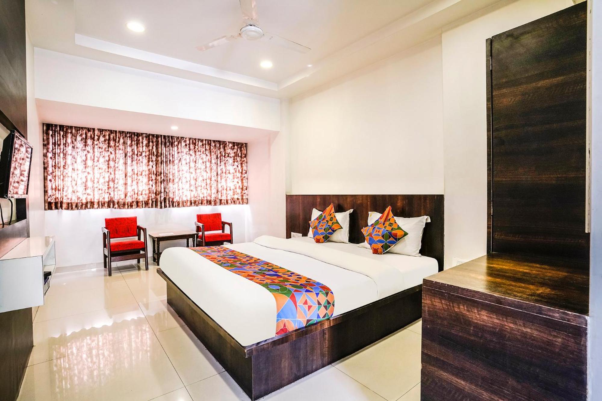 Fabexpress Raj Tourist Hotel Nashik Exterior foto